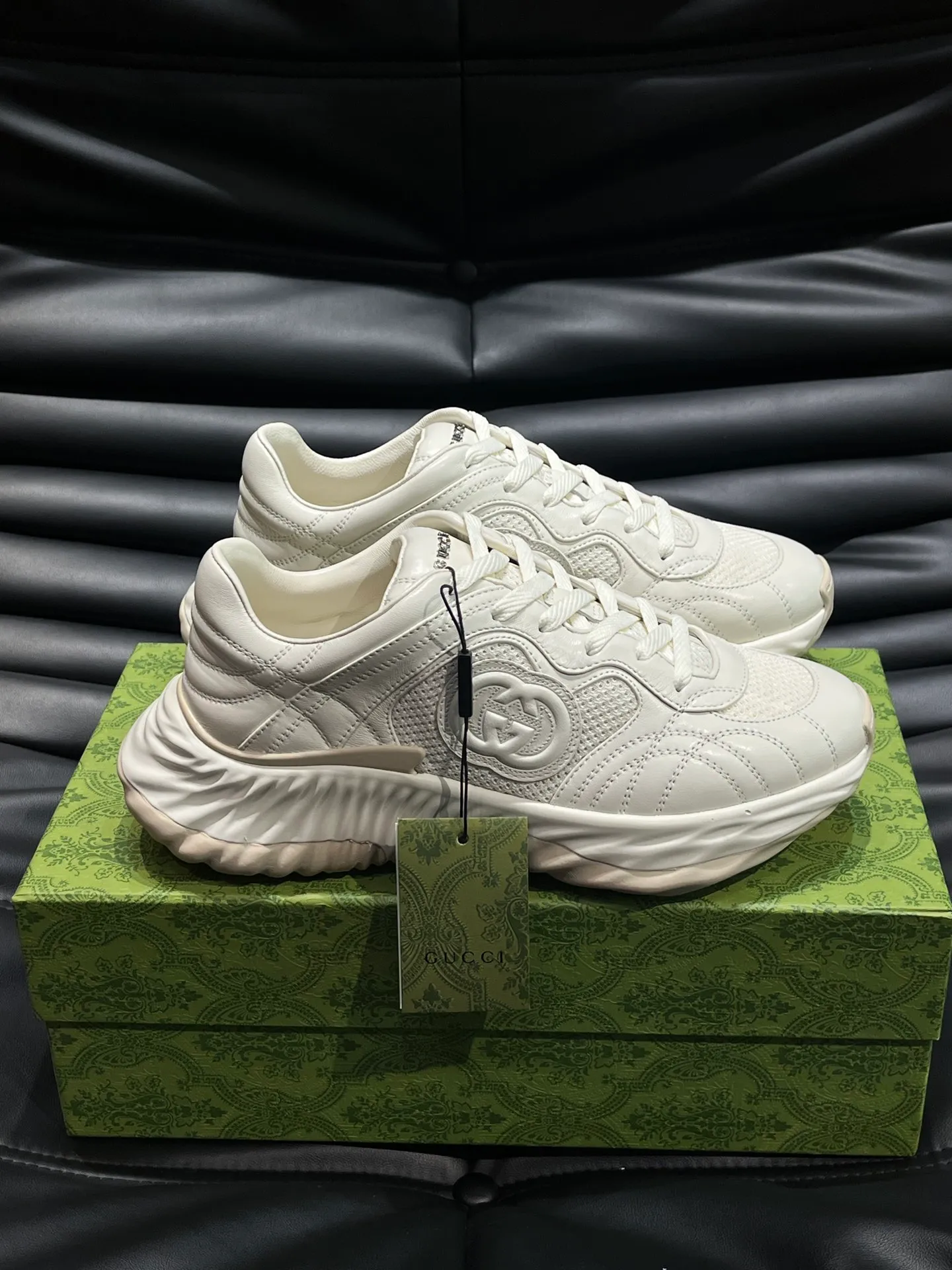 Men's Men's Shoes💰p760 "Gucc*" Ri Men's Men's Shoes💰p Men's Men's Shoes💰ple Series 2024ss👫Couple Style Casual Sports Shoes, buy the original and accurately reproduce it! Restore the quality of details, Gucci Ri men's shoes 💰p men's shoes 💰ple series sports shoes are made with innovative stitching technology to create a flowing texture like water. The leather design is paired with three-dimensional interlocking Double G leather patches and Gucci letter metal accessories, creating a free flowing texture of the entire shoe with a 3D effect. A classic and versatile piece that feels super comfortable on your feet! Female 35-40 Male 38-45